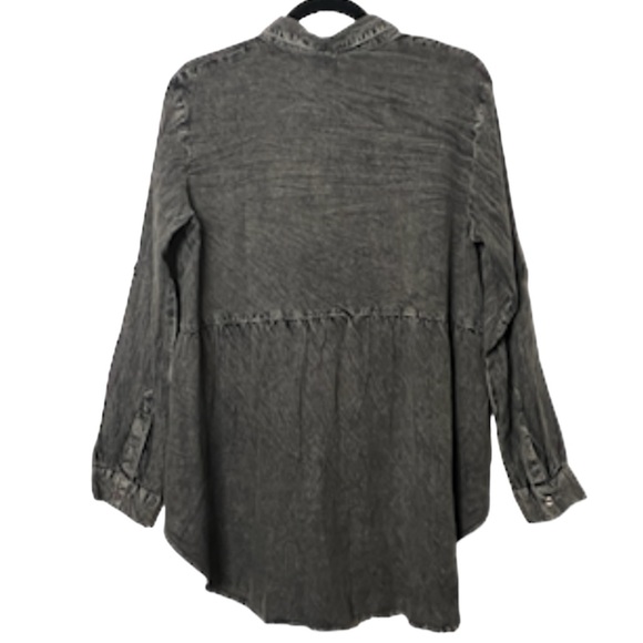 NWT Chic Connection Embroidered Acid wash button up tunic blouse Size L - Picture 3 of 13